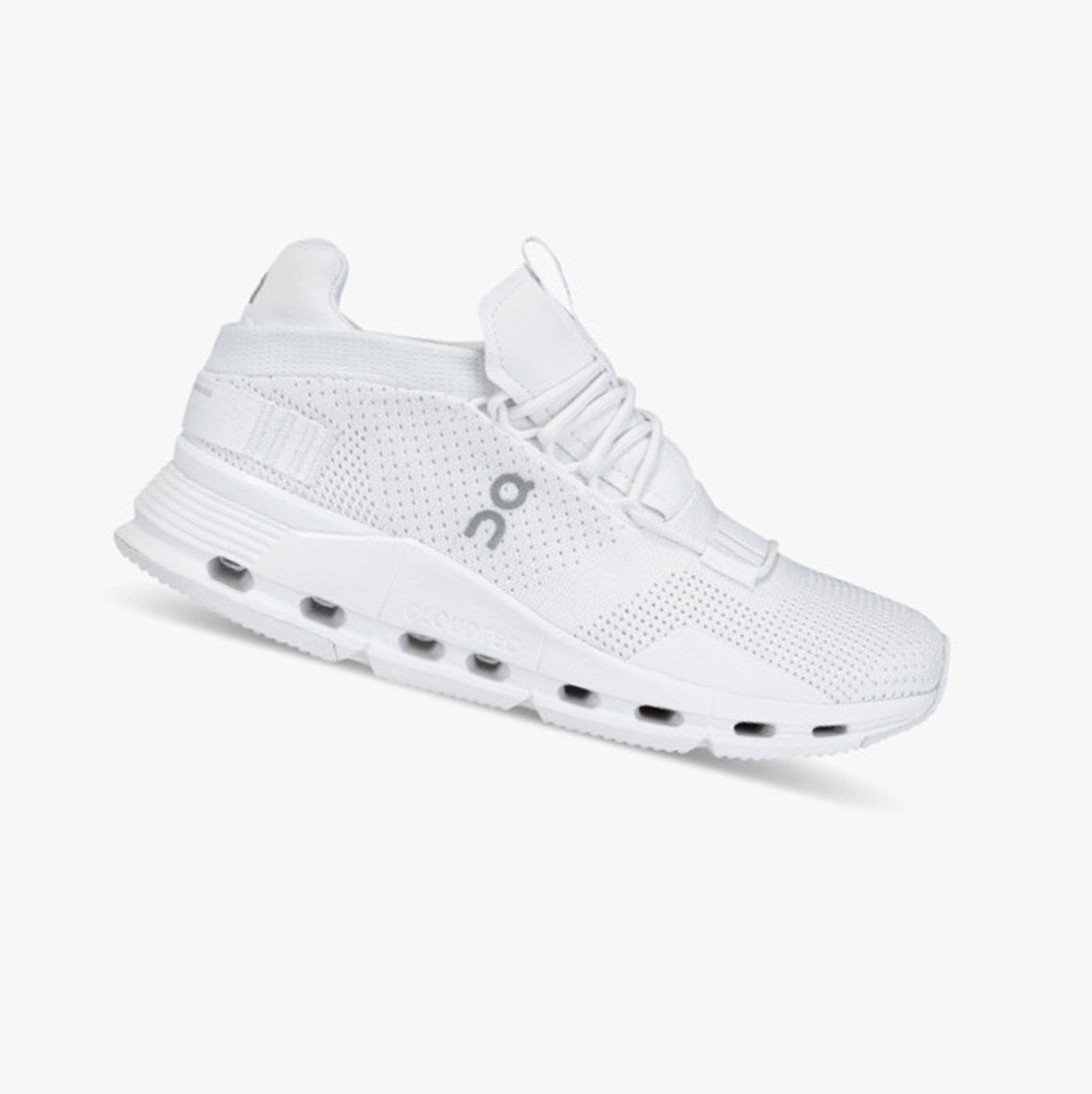 White On Cloudnova Women Sneakers | VIQX47086